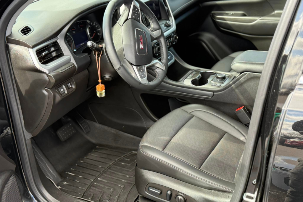 car interior detailing river falls